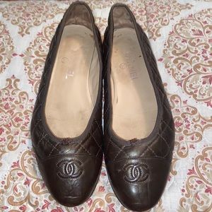 CHANEL FLATS SZ 40